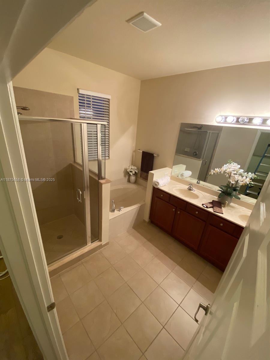 Paloma Lakes - Residential