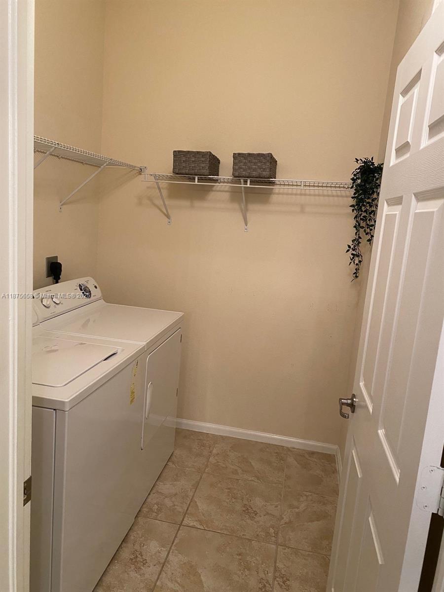 Paloma Lakes - Residential