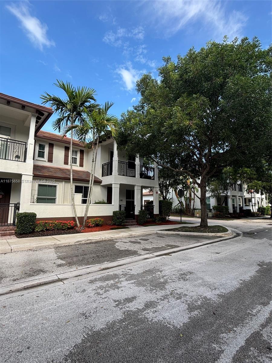 Paloma Lakes - Residential