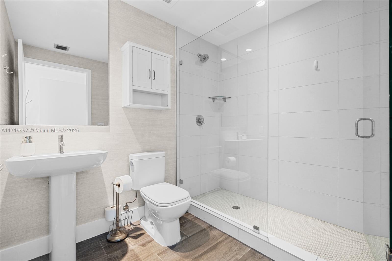 BISCAYNE BEACH CONDO - Residential Lease