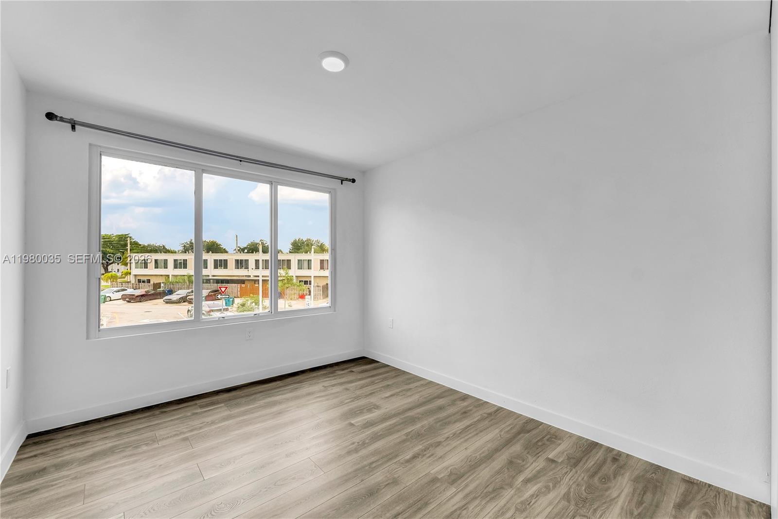 PARADISE GARDENS - Residential