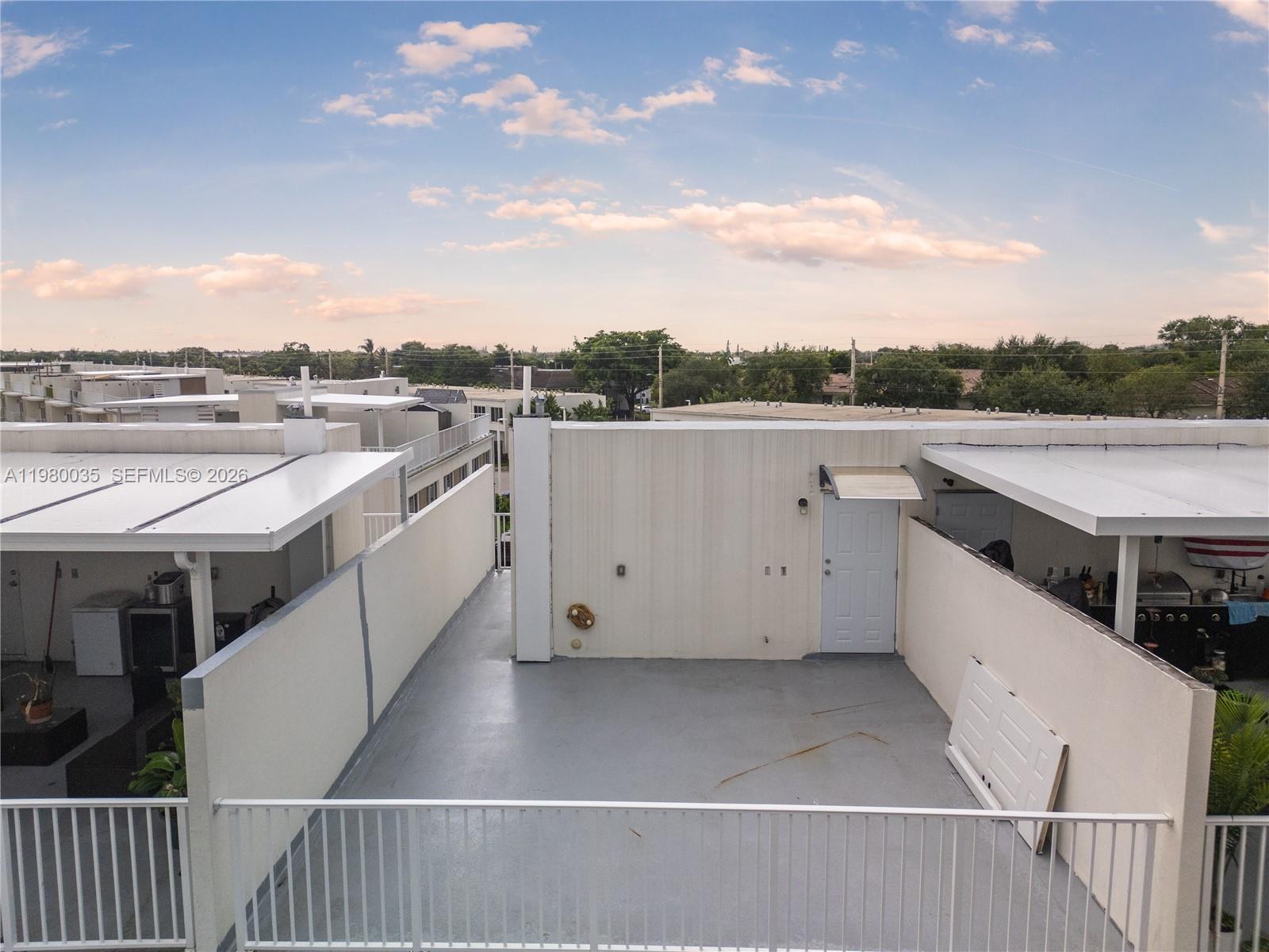 PARADISE GARDENS - Residential