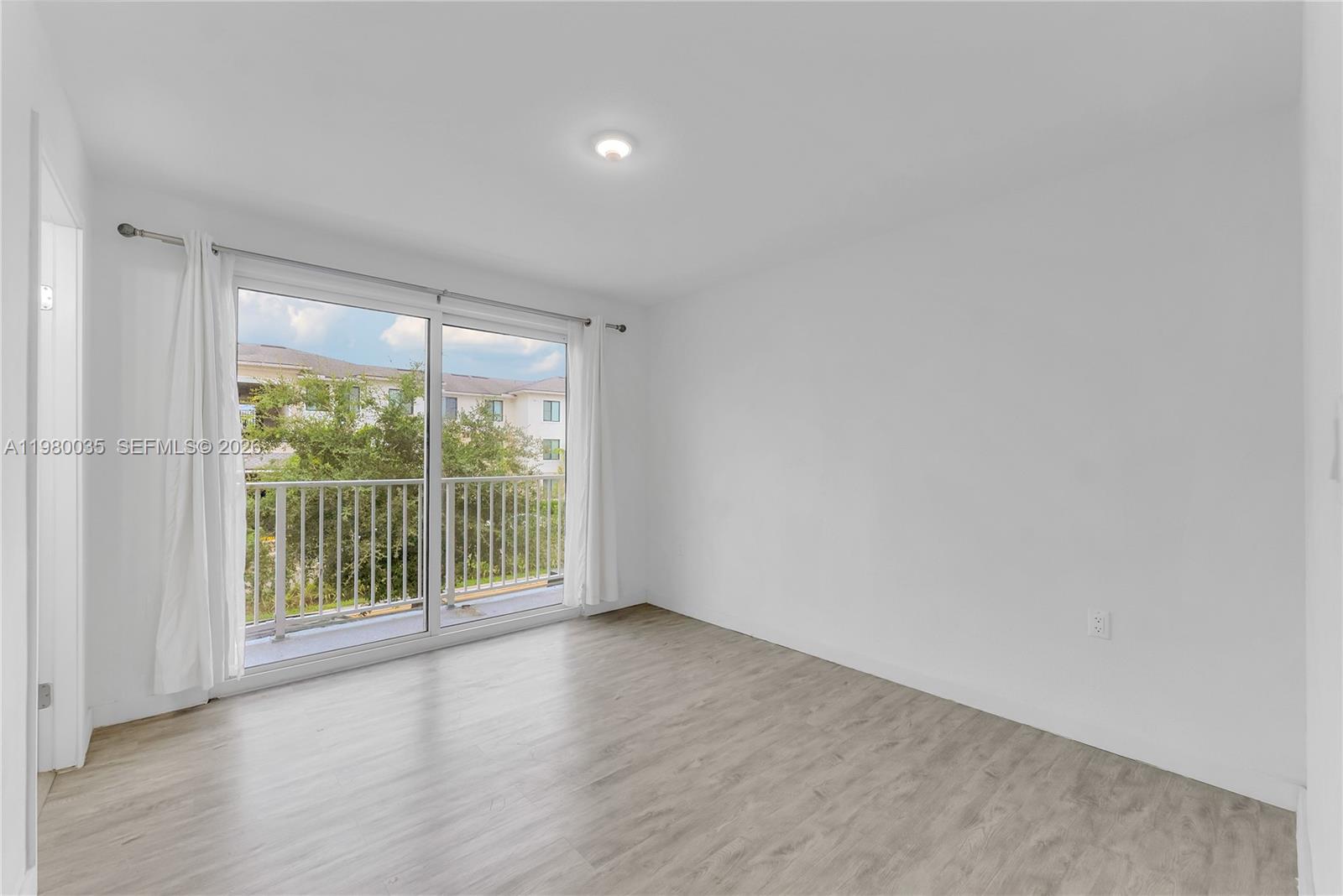 PARADISE GARDENS - Residential