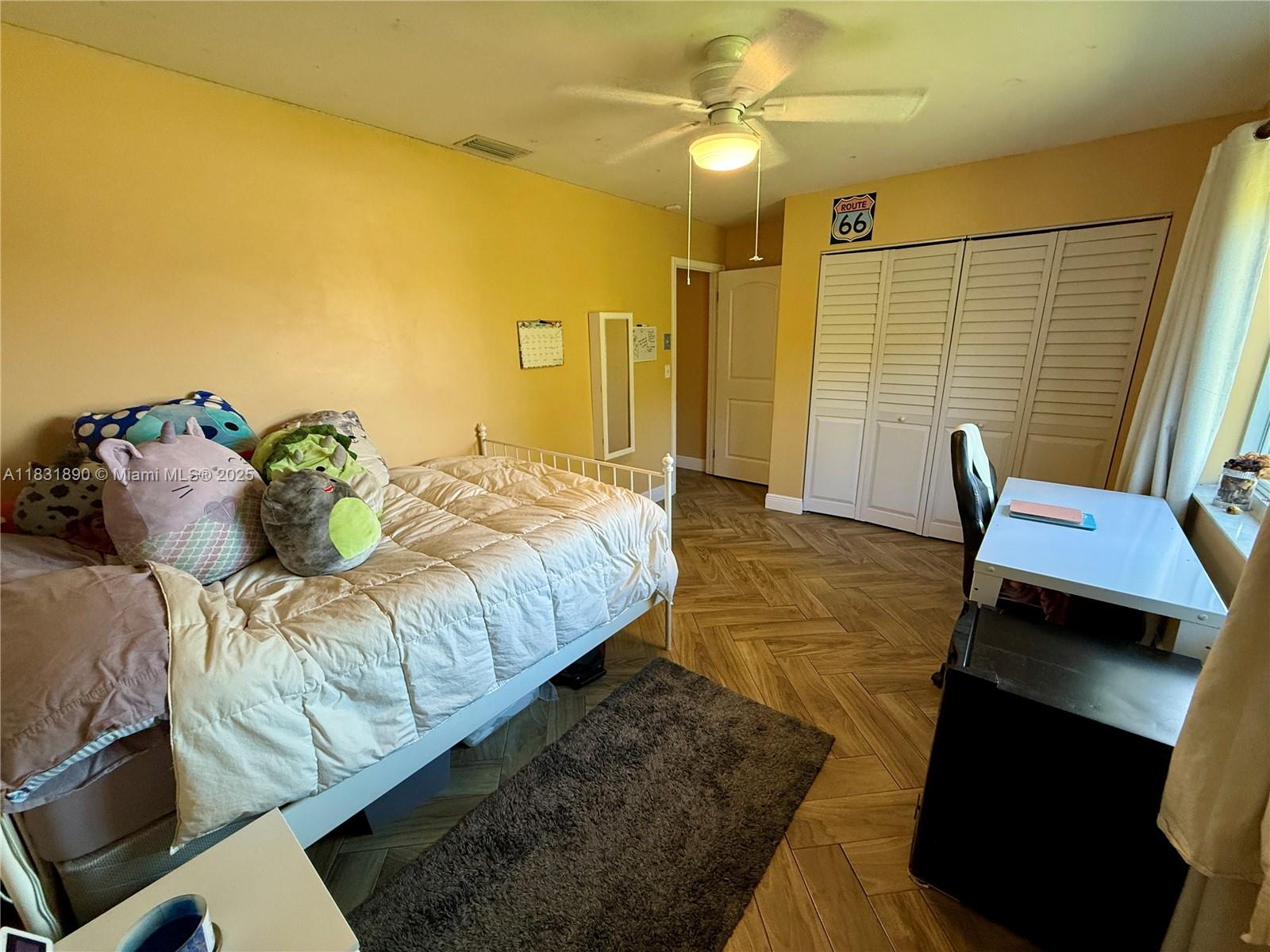 ROLLING HILLS LAKE ESTATE - Residential