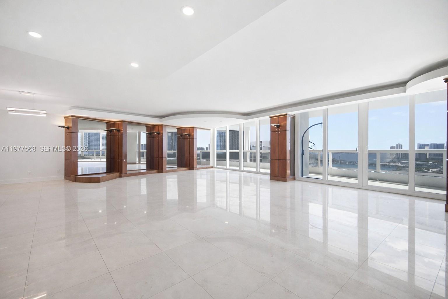 VENETIA CONDO - Residential