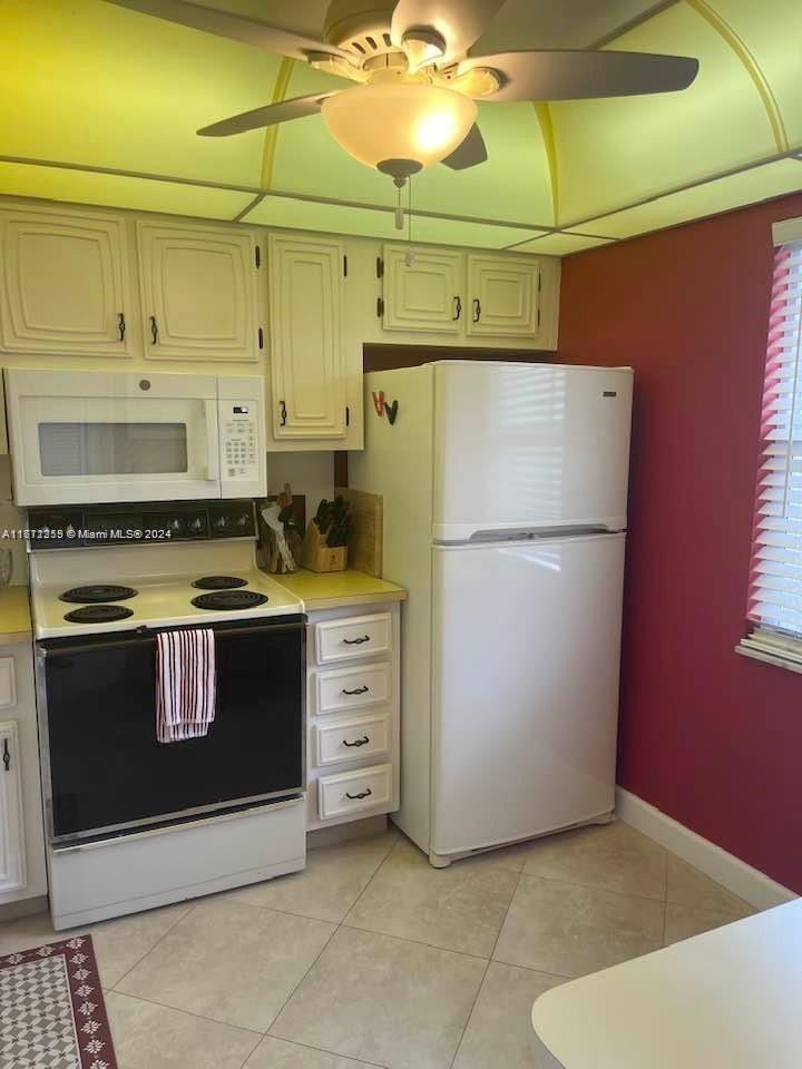 TROPIC BAY CONDO - Residential Lease