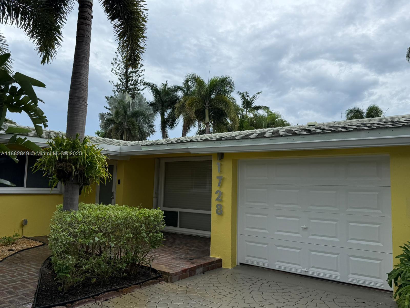 OAKLAND PARK 2ND ADD-RESU - Residential Lease