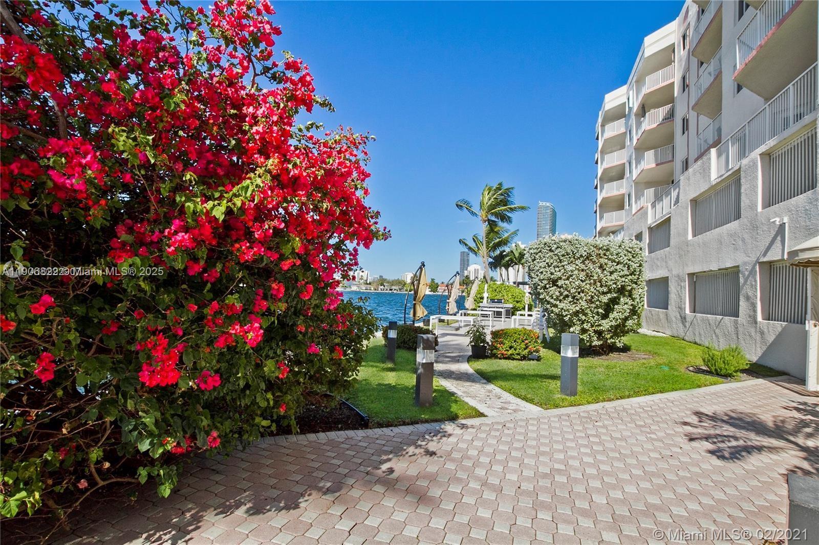 LES PELICANS (THE PELICAN - Residential