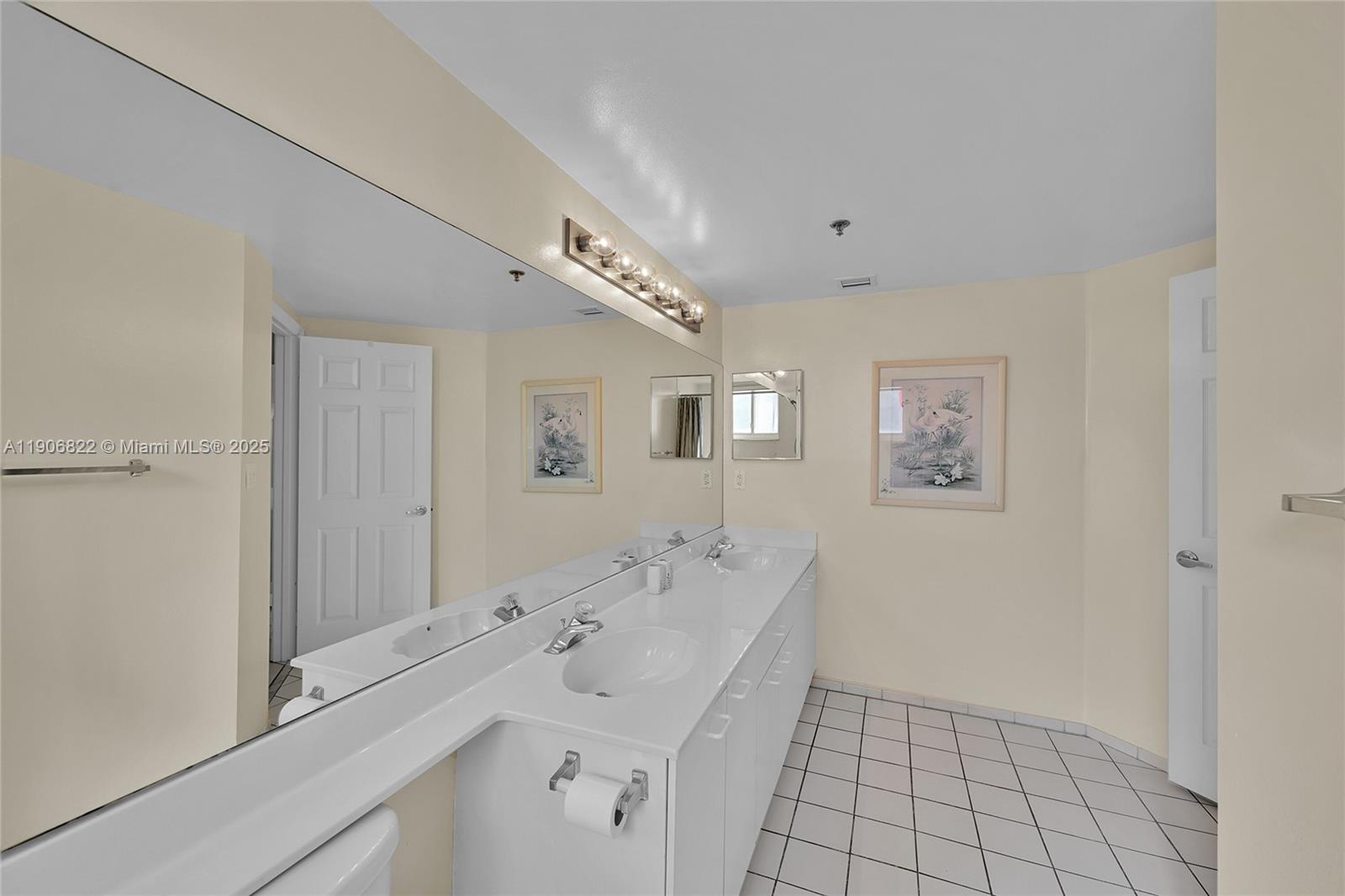 LES PELICANS (THE PELICAN - Residential