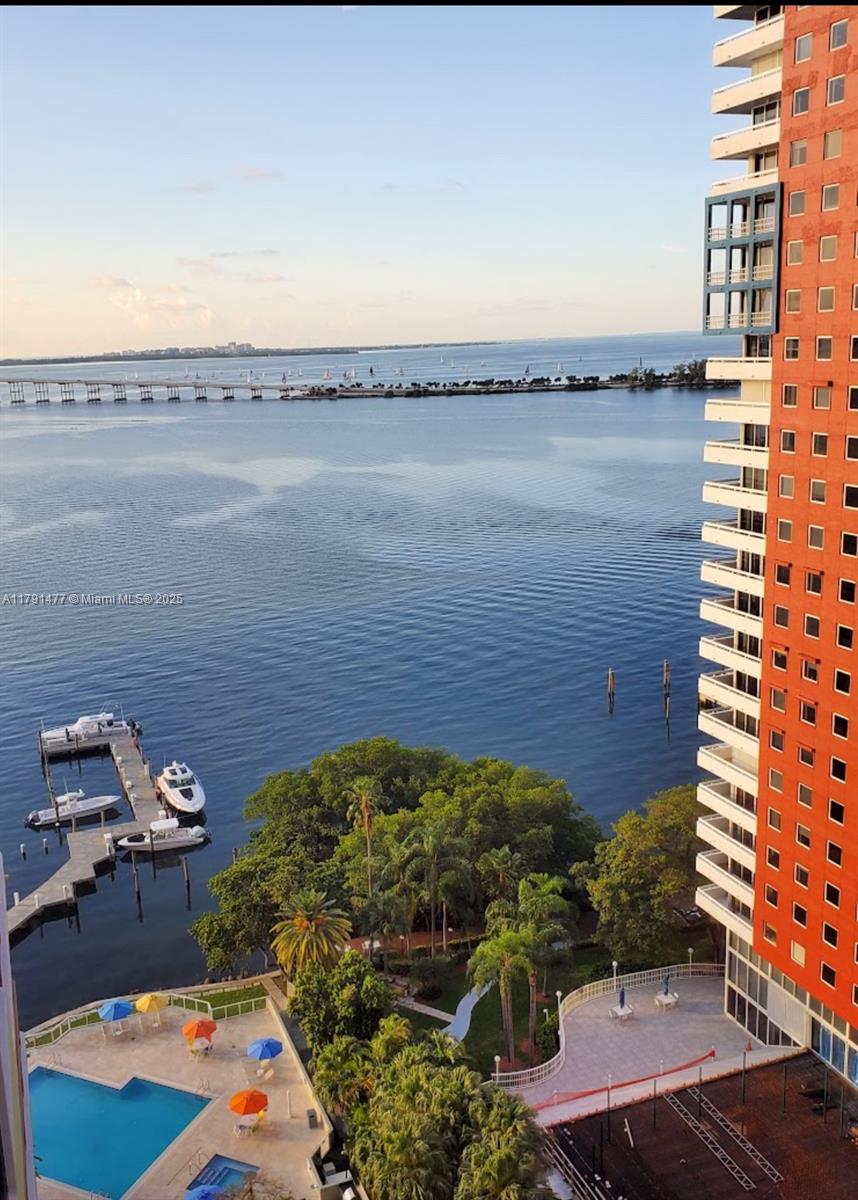 1627 Brickell Ave 2005