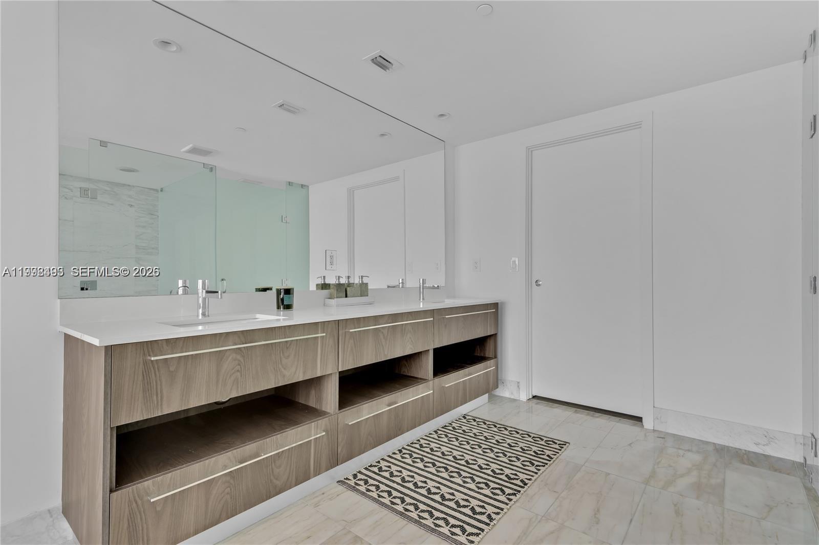 ONE PARAISO CONDO - Residential Lease