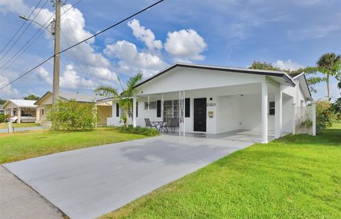 Single Family Residence in Tamarac FL 2920 48th St St 1.jpg