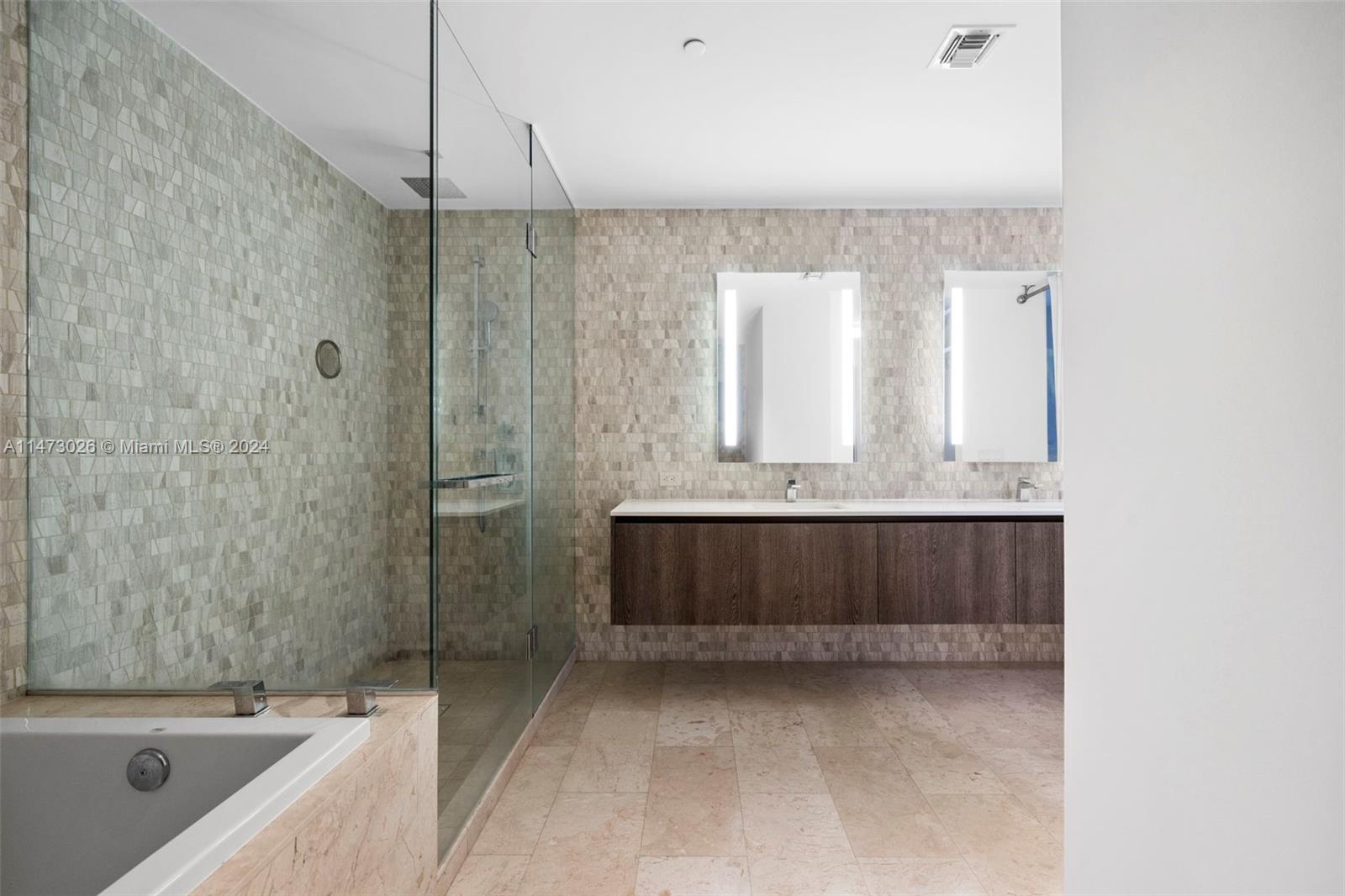 REACH CONDO - Residential