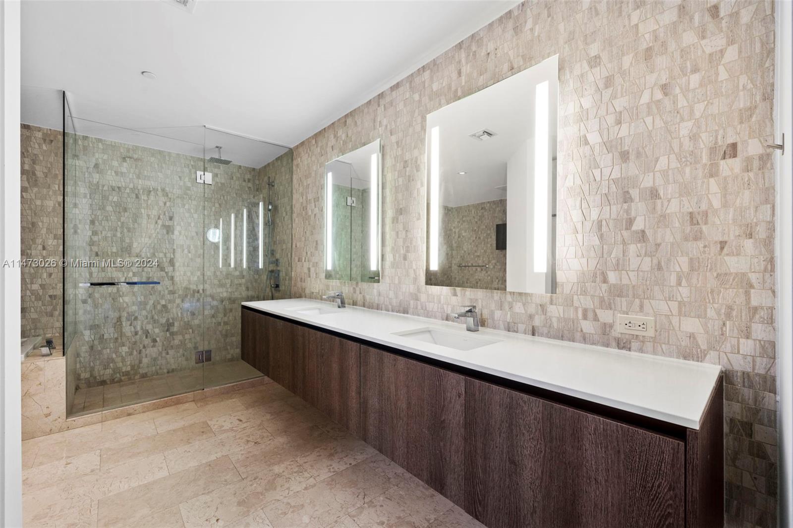 REACH CONDO - Residential
