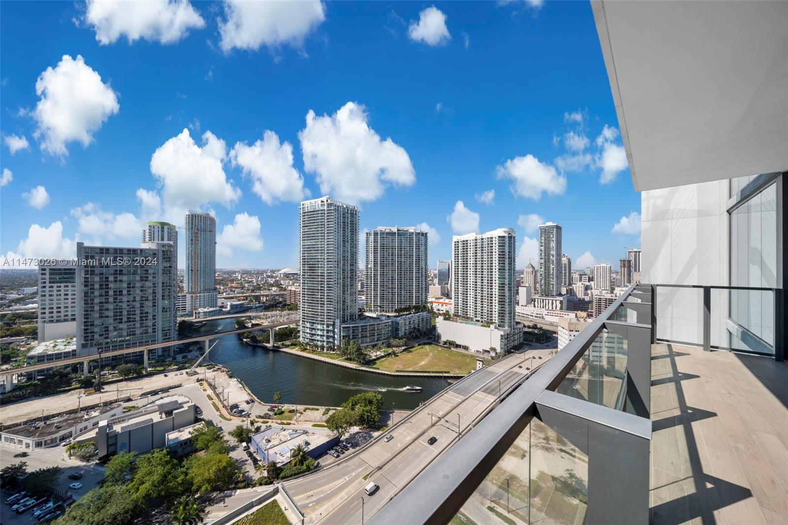 REACH CONDO - Residential