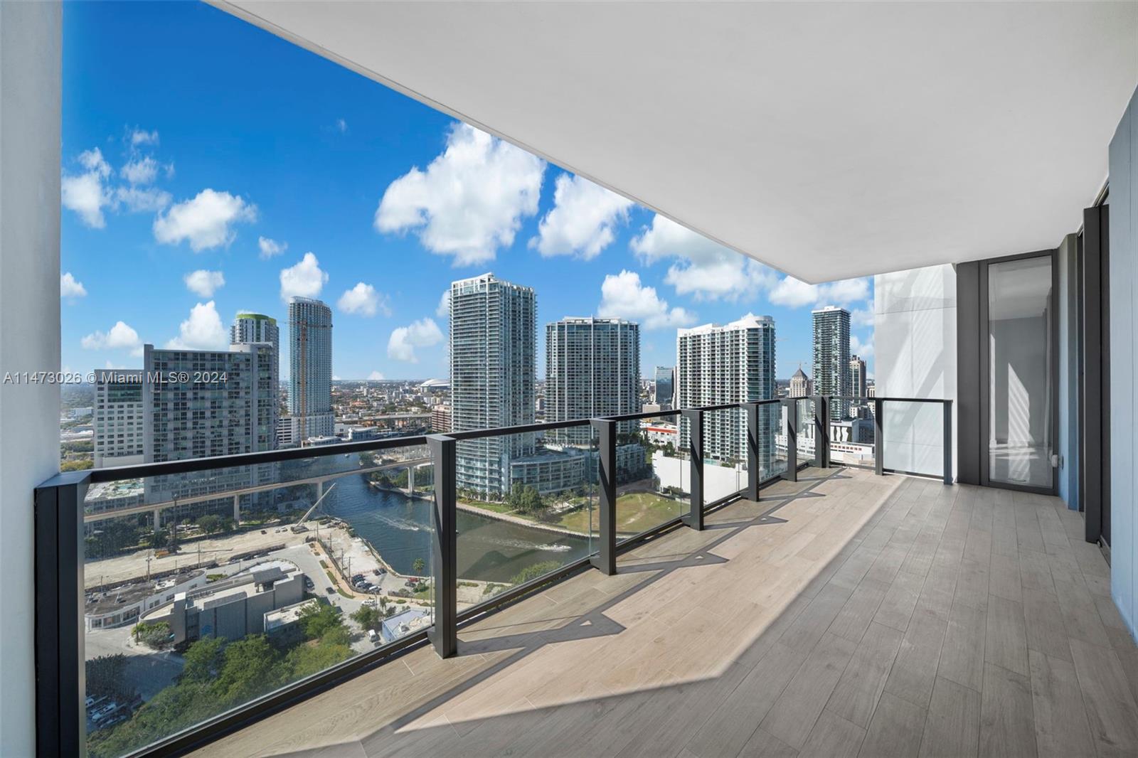 REACH CONDO - Residential