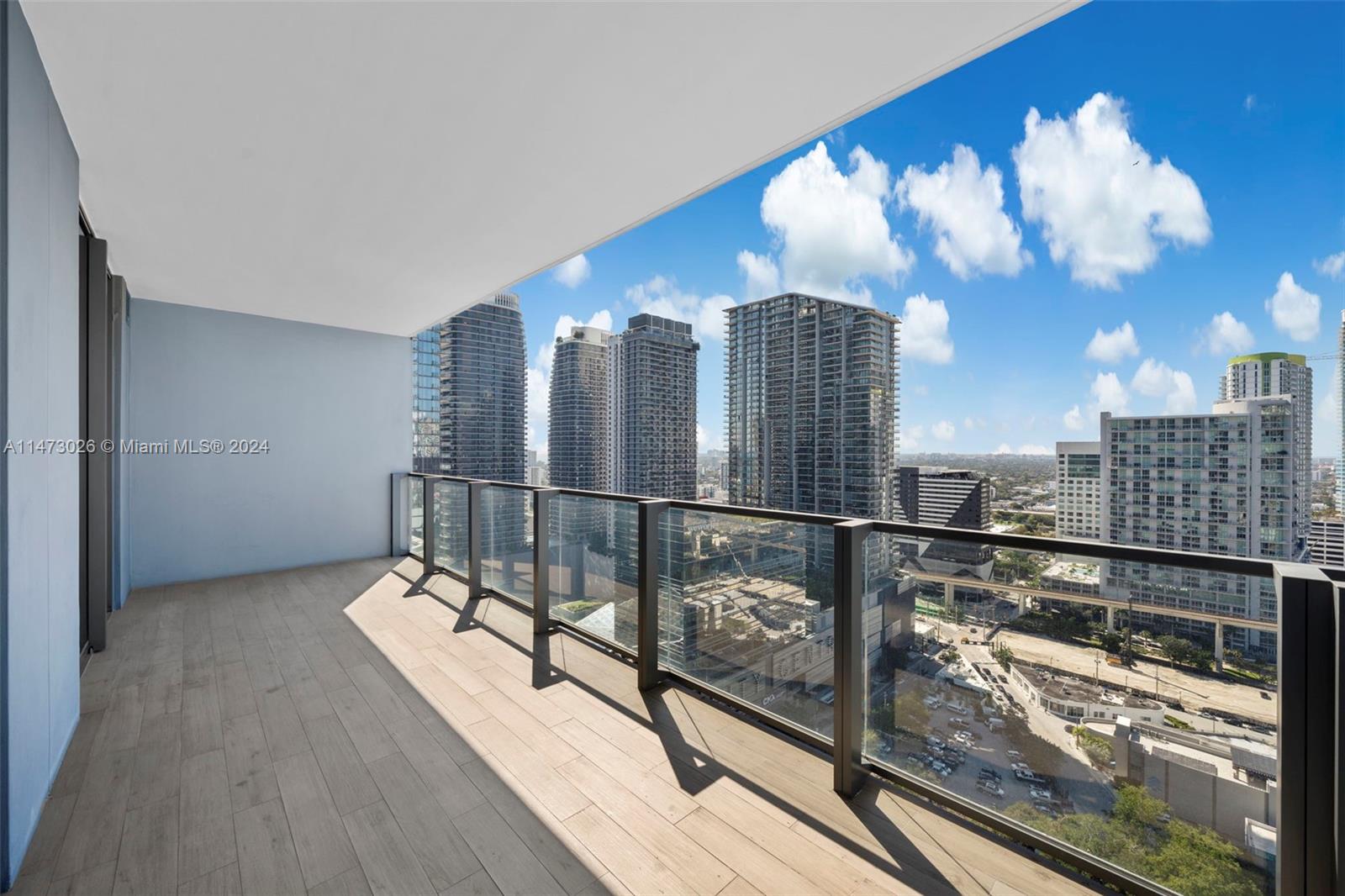 REACH CONDO - Residential
