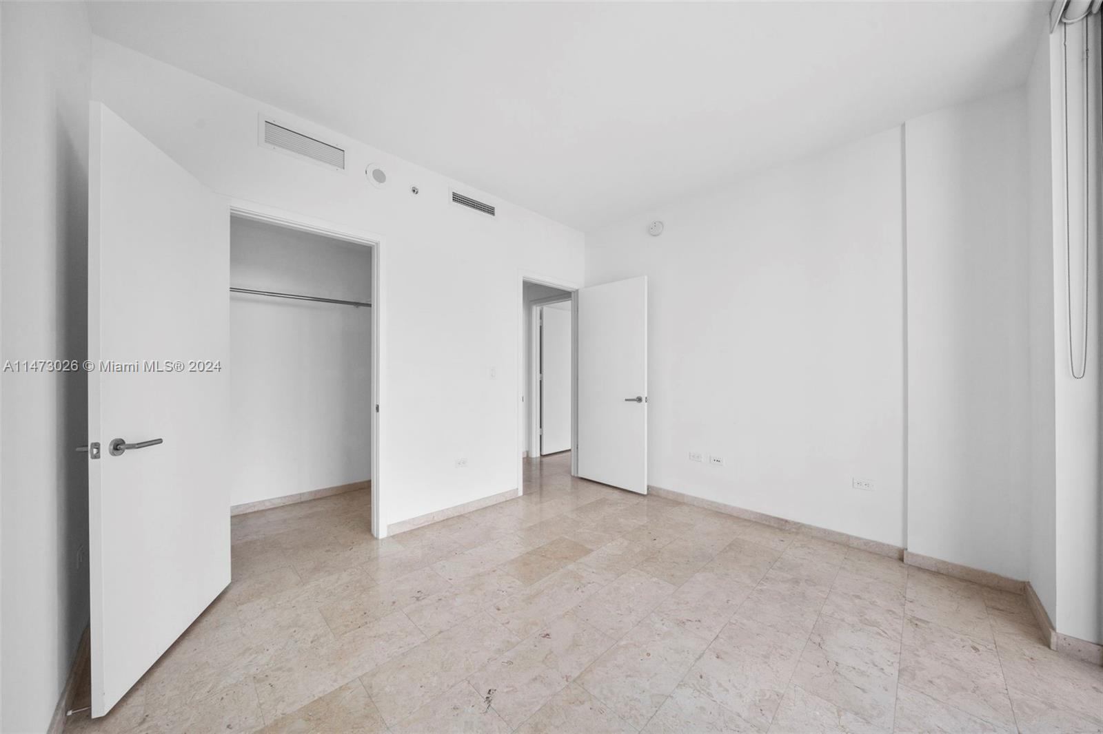 REACH CONDO - Residential