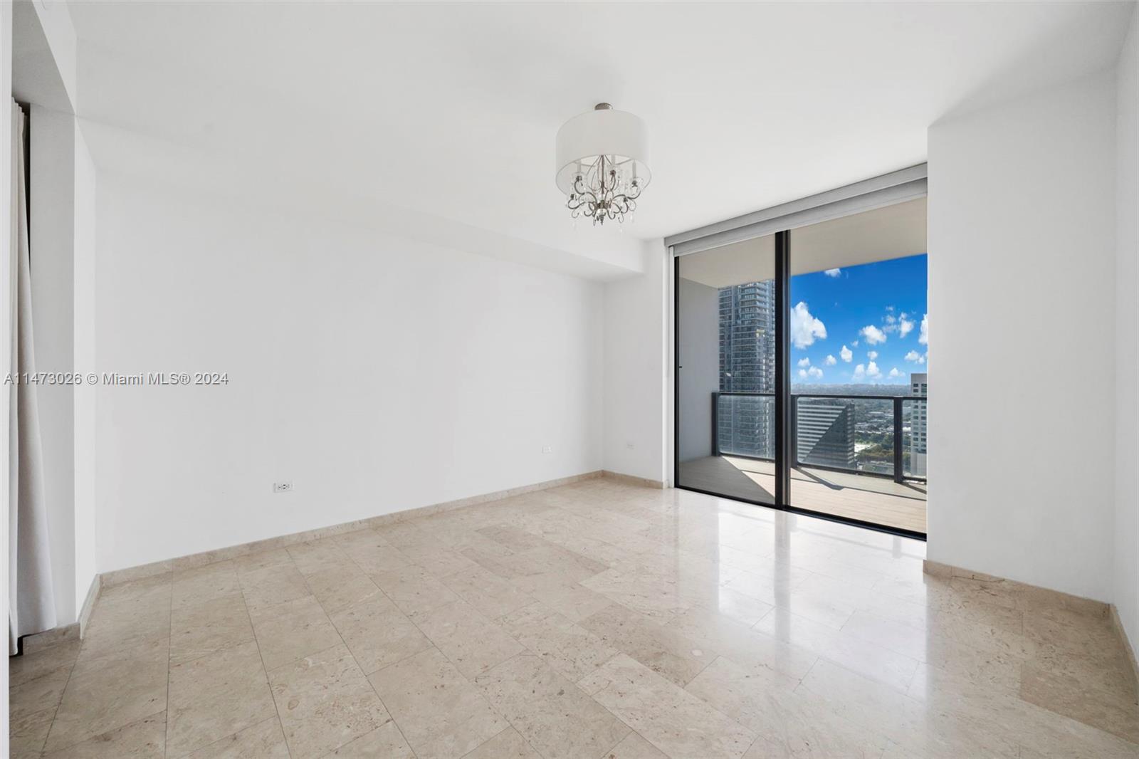 REACH CONDO - Residential