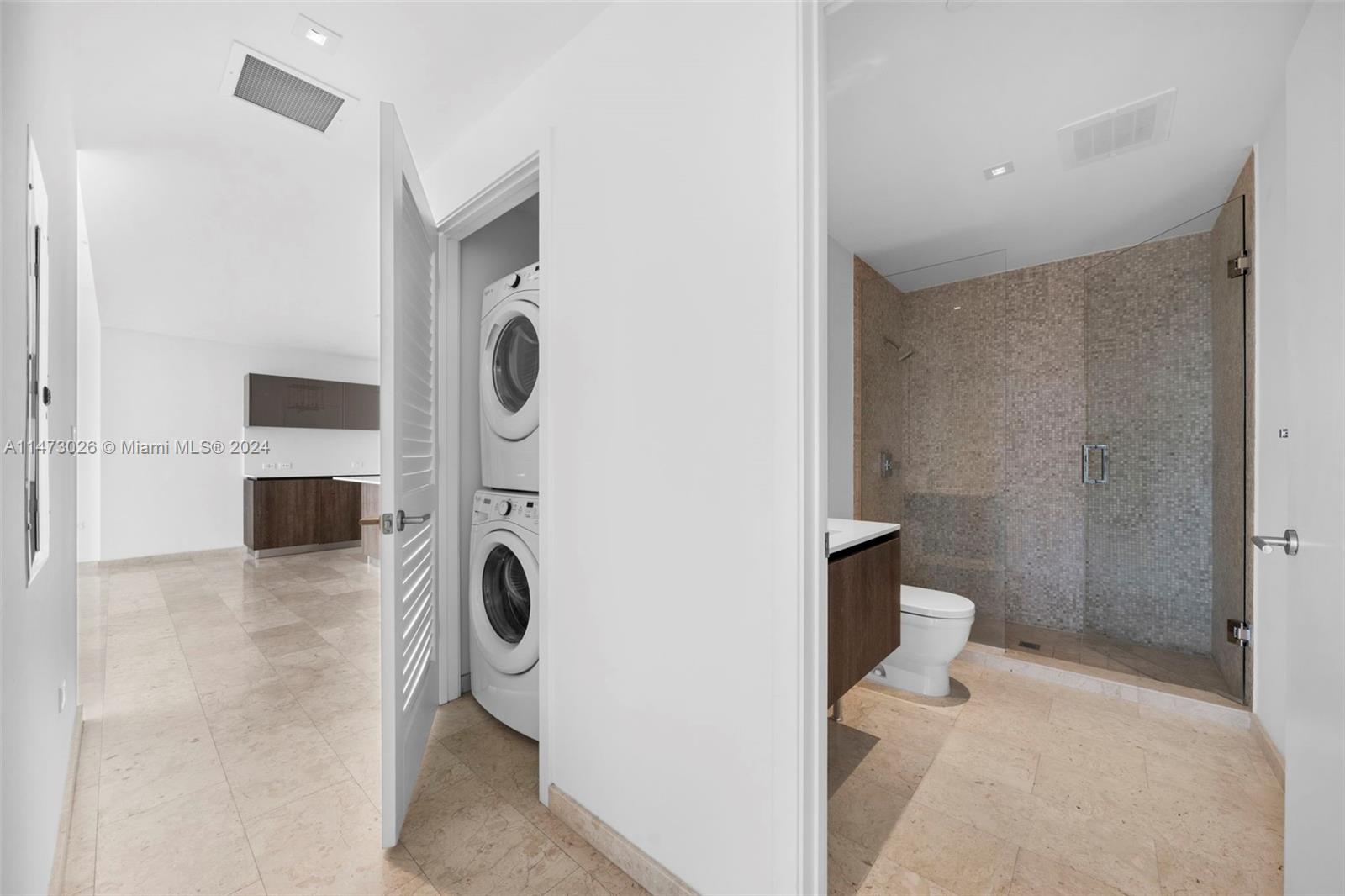 REACH CONDO - Residential