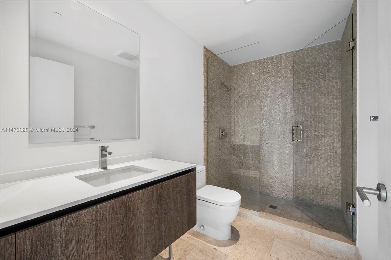 REACH CONDO - Residential