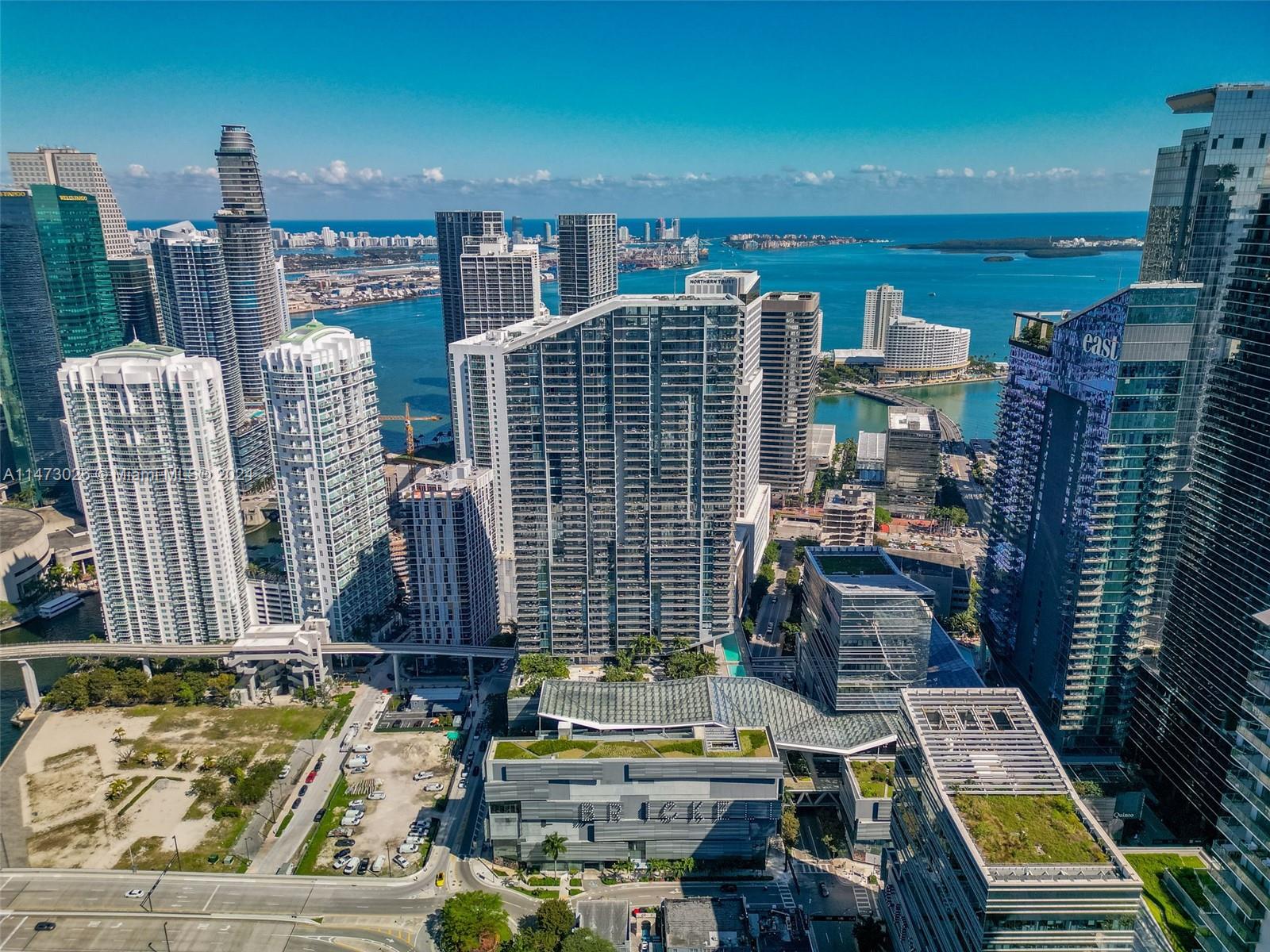 REACH CONDO - Residential