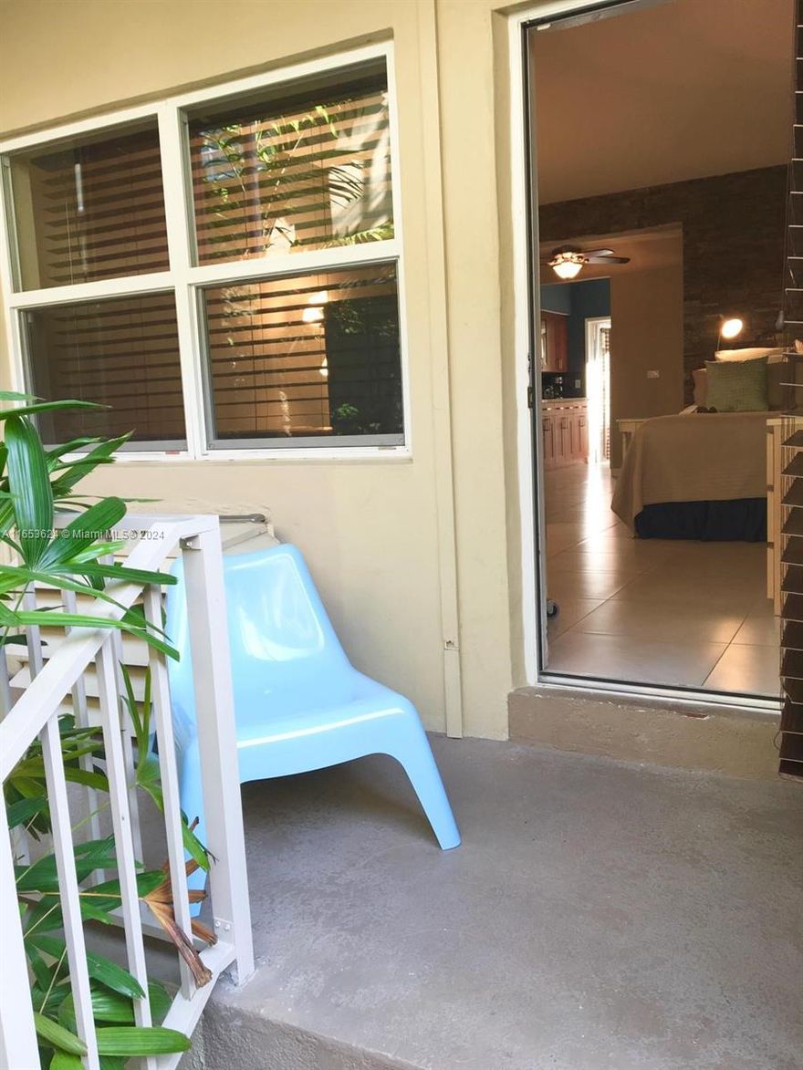 Location Location Location. Charming Studio in the Middle of South Beach. walking distance to the Beach and Flamingo Park.