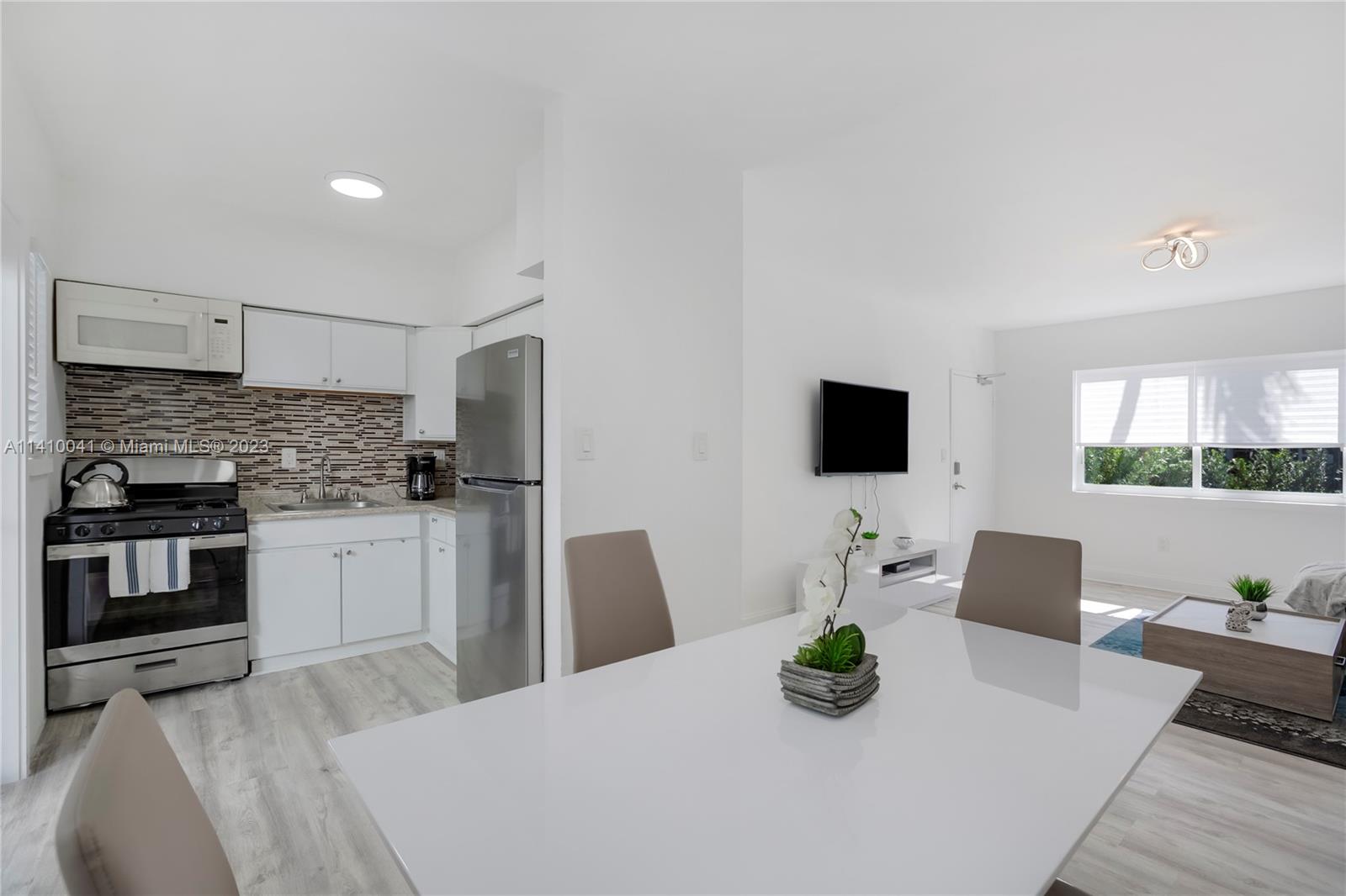 1600 Bay Road - Residential Income