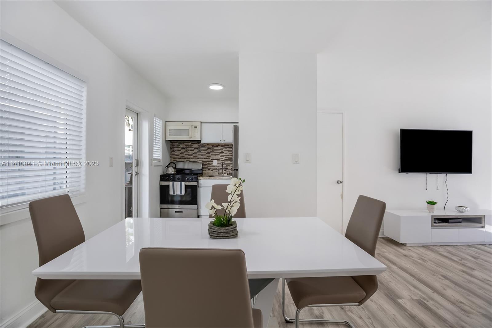 1600 Bay Road - Residential Income