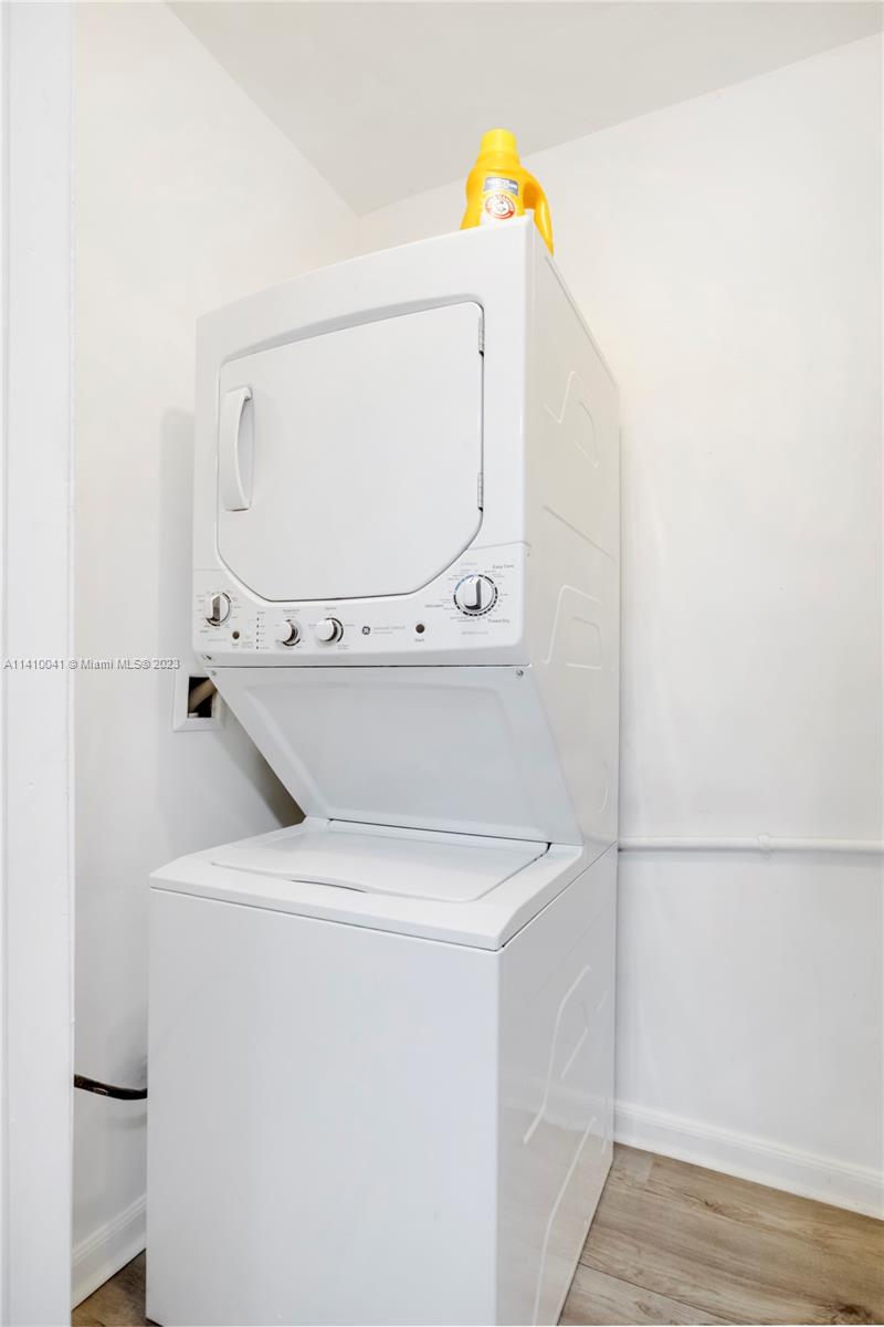 1600 Bay Road - Residential Income