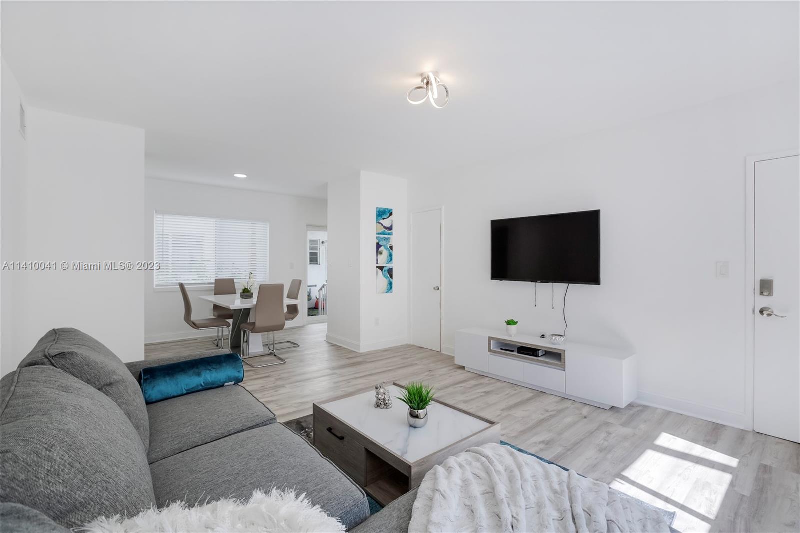 1600 Bay Road - Residential Income