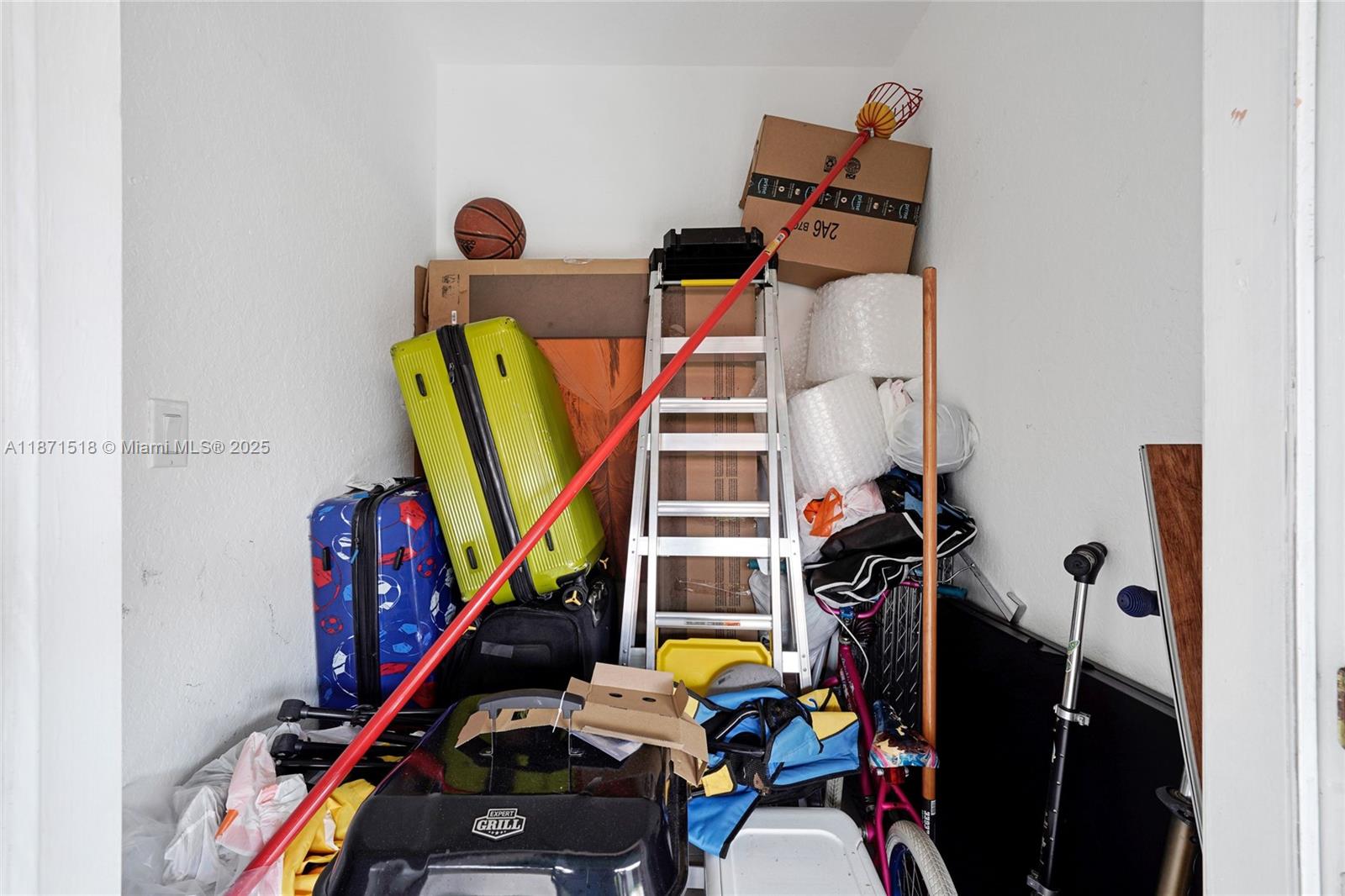 AVALON ESTATES - Residential