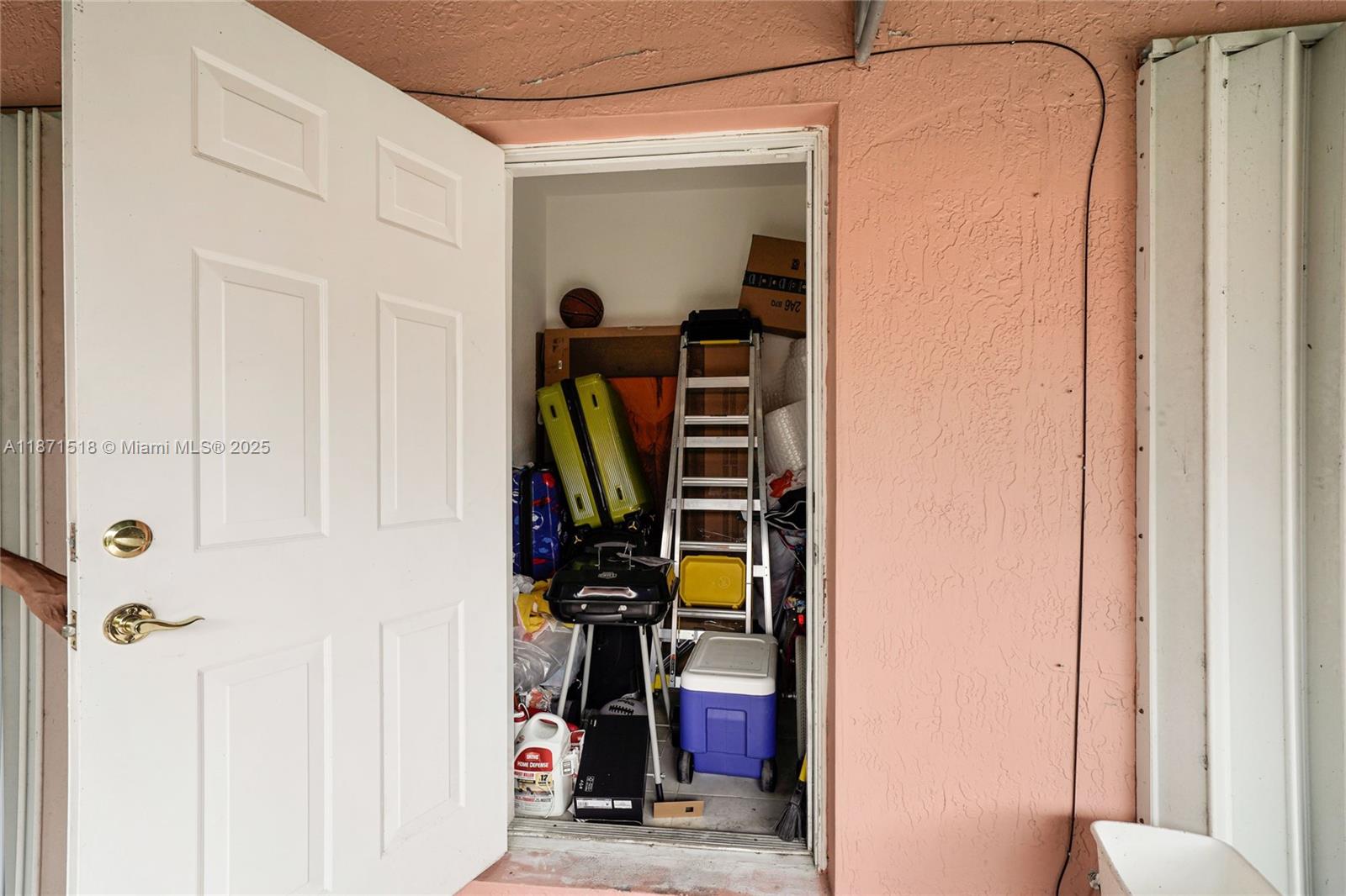 AVALON ESTATES - Residential