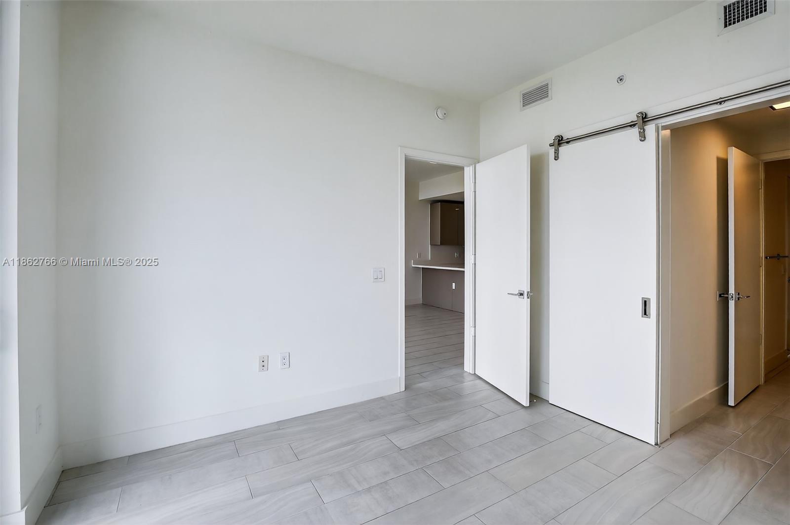 METROPICA NORTH TOWER ONE - Residential Lease