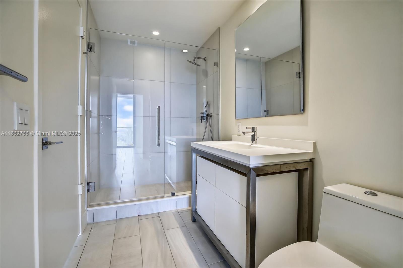 METROPICA NORTH TOWER ONE - Residential Lease