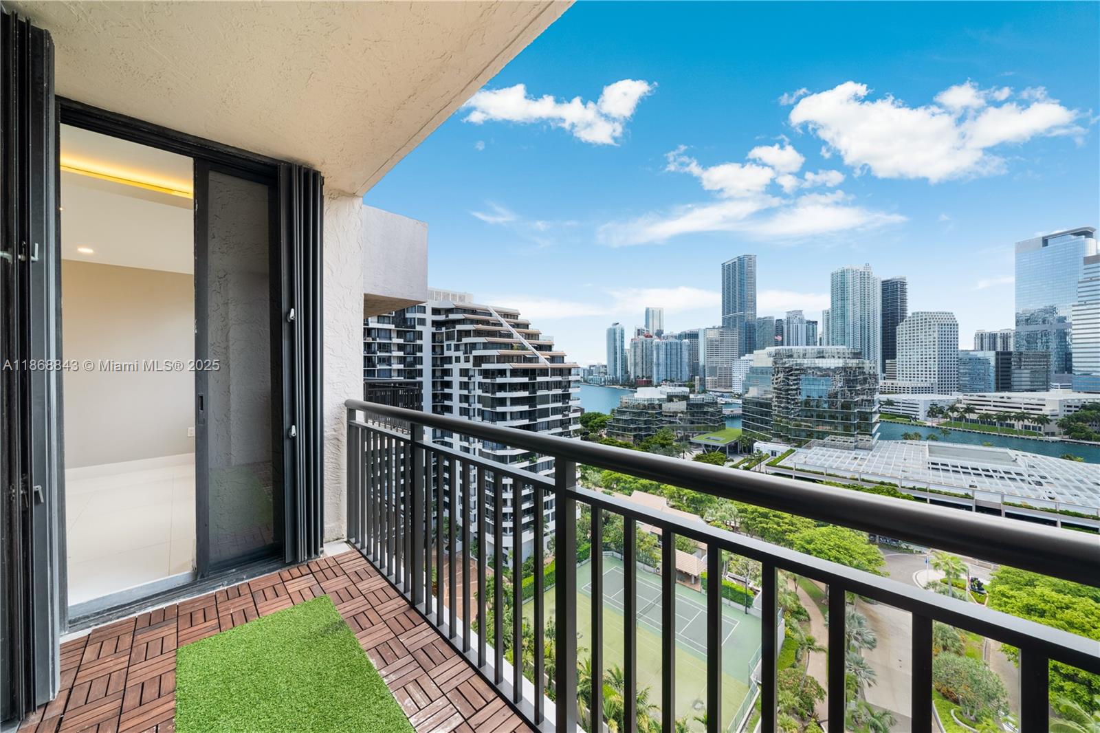 540 Brickell Key Dr 1809