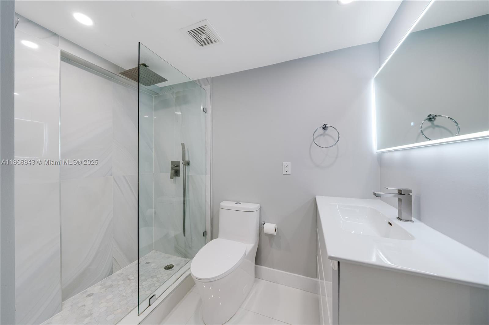 540 Brickell Key Dr 1809