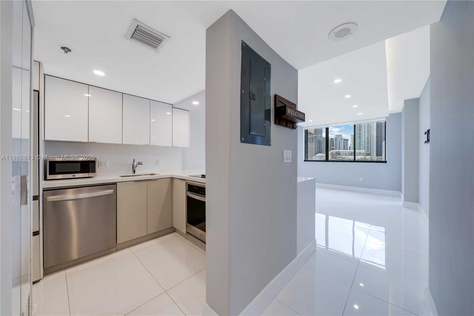 540 Brickell Key Dr 1809