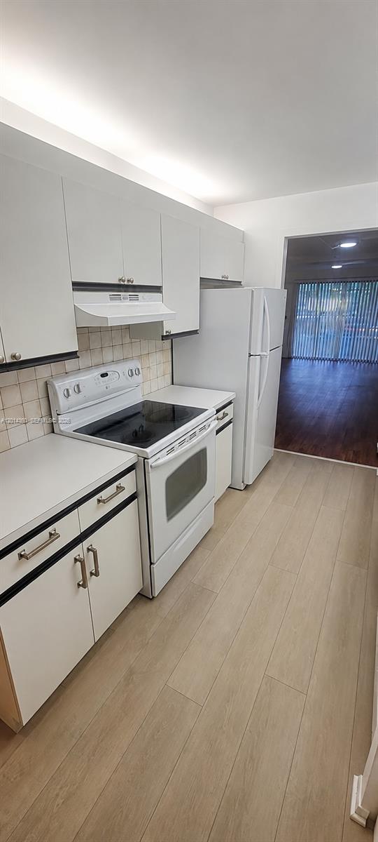 HAWTHORNE AT CENTURY VILL - Residential Lease