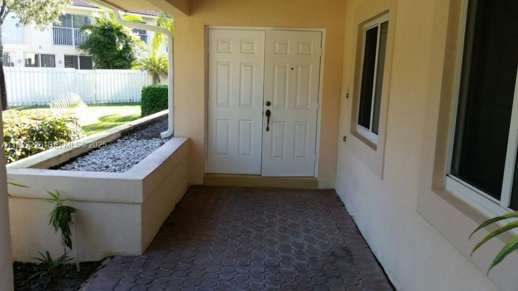 DORAL CHASE - Residential Lease