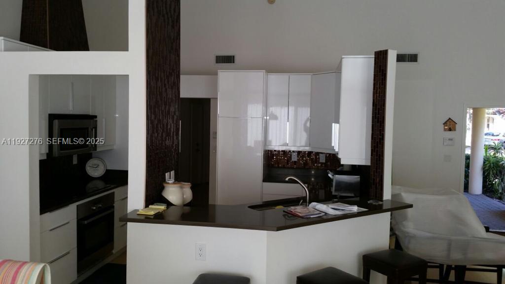 DORAL CHASE - Residential Lease