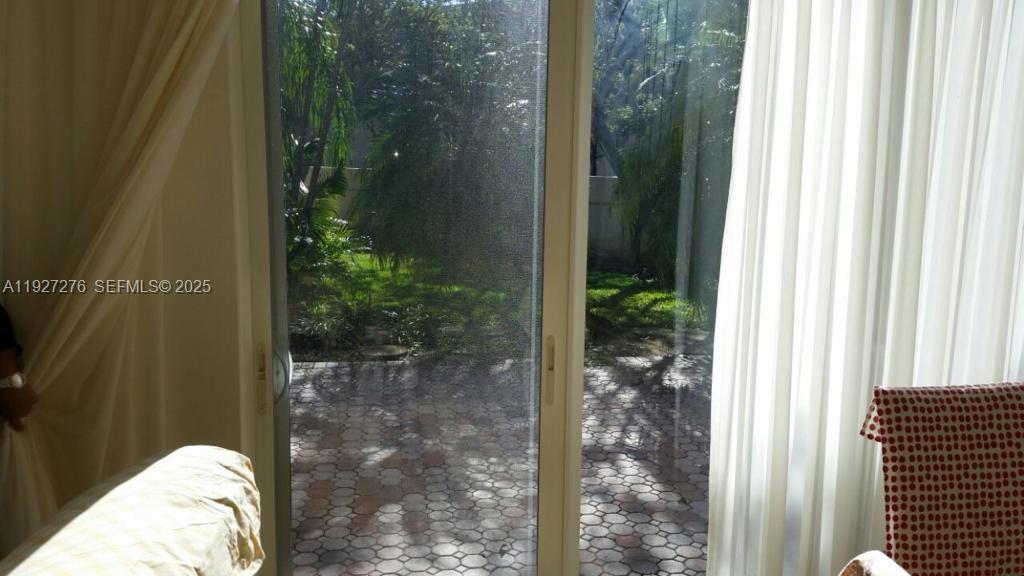 DORAL CHASE - Residential Lease