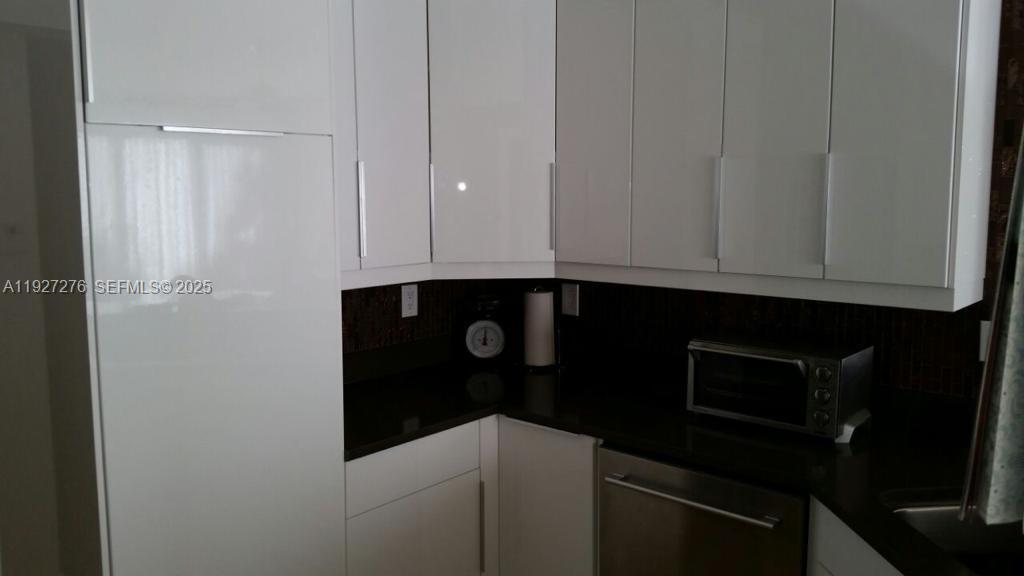 DORAL CHASE - Residential Lease