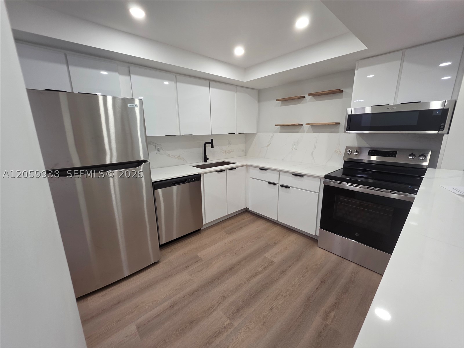501 Three Islands Blvd 112