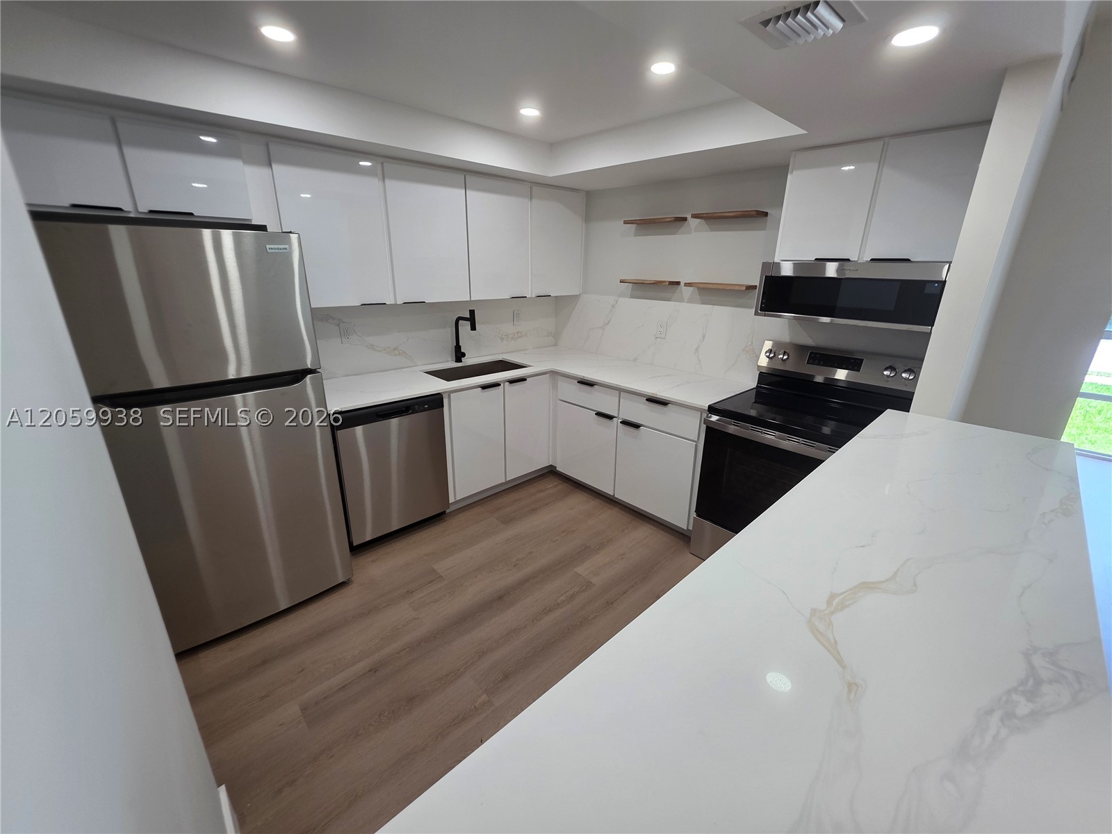 501 Three Islands Blvd 112