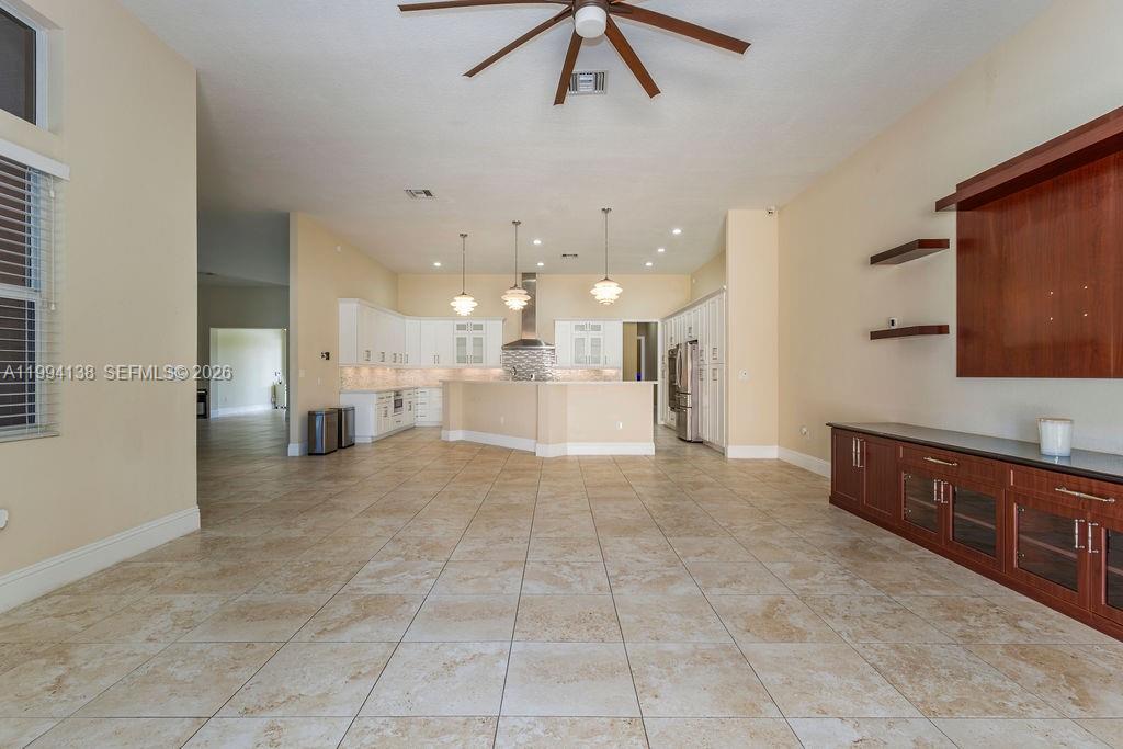 COUNTRY CLUB RANCHES SEC - Residential