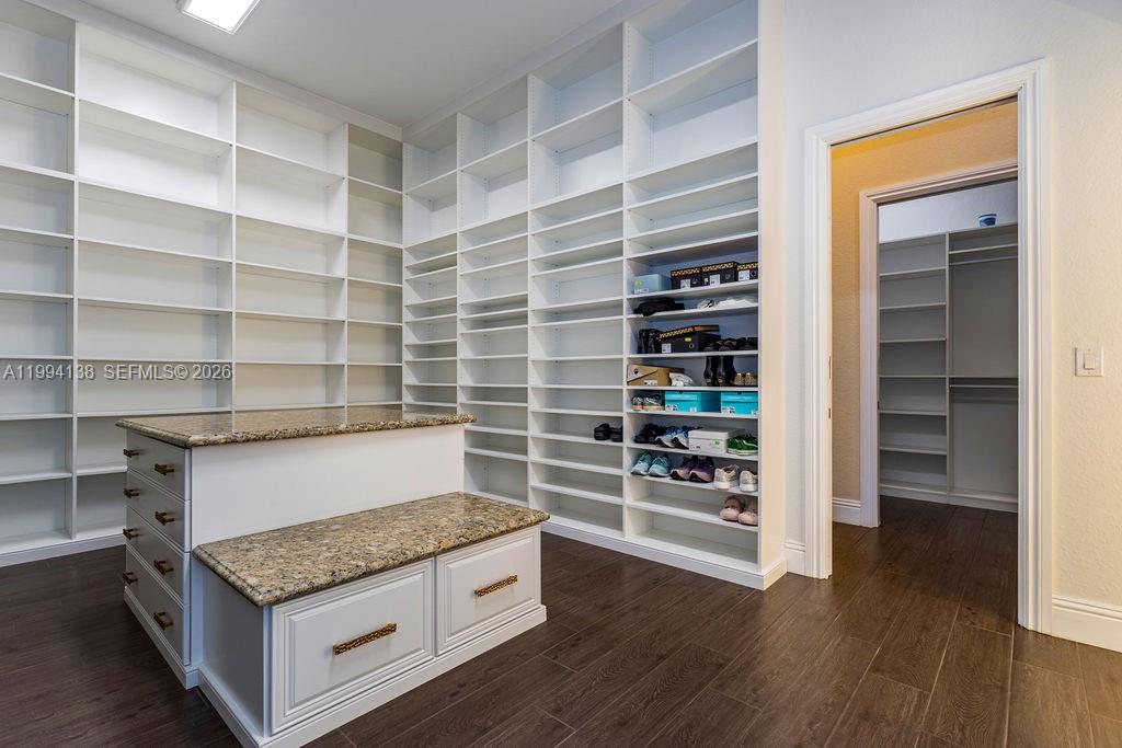 COUNTRY CLUB RANCHES SEC - Residential