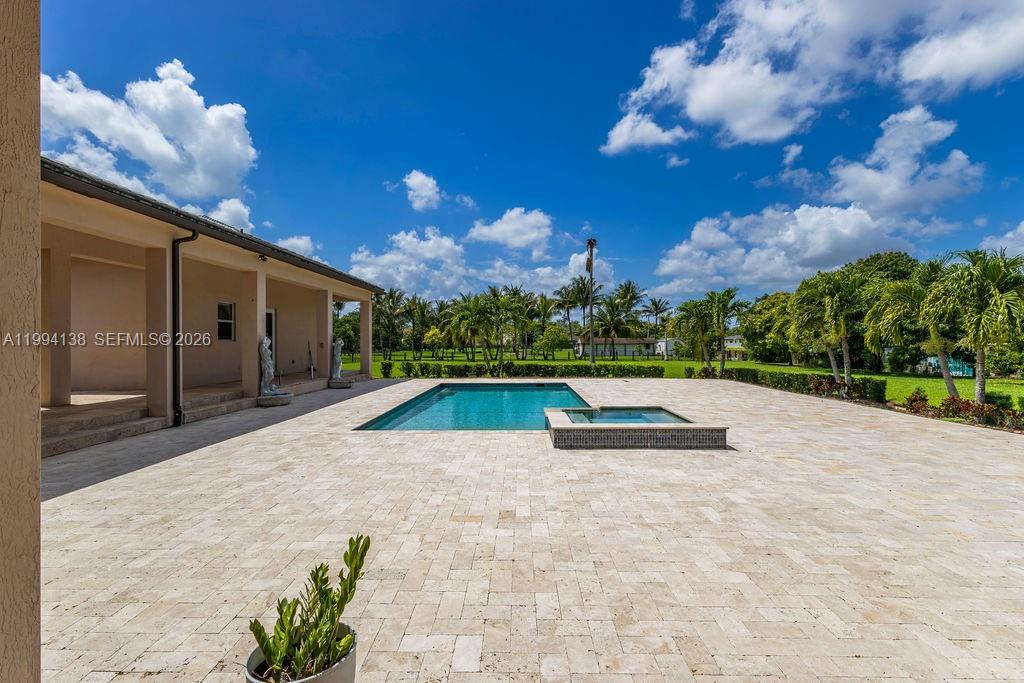 COUNTRY CLUB RANCHES SEC - Residential