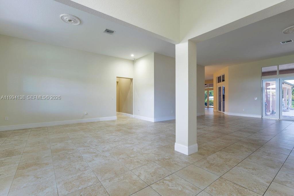 COUNTRY CLUB RANCHES SEC - Residential