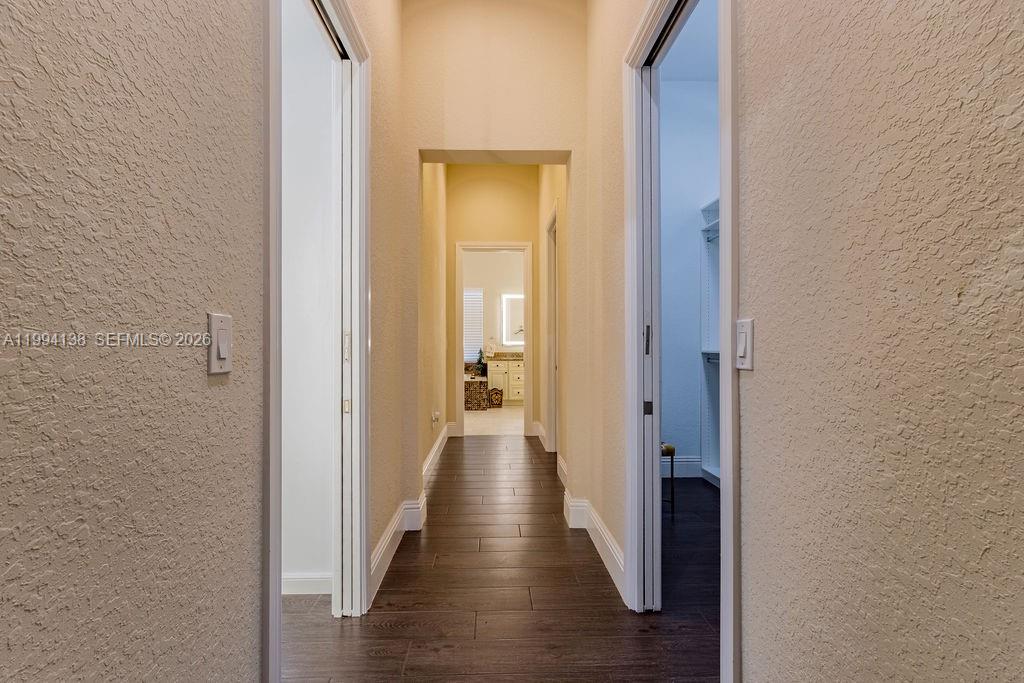 COUNTRY CLUB RANCHES SEC - Residential